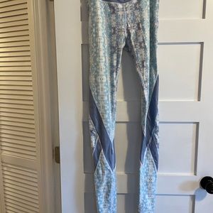 Wolven Threads Blue and Purple Yoga Leggings